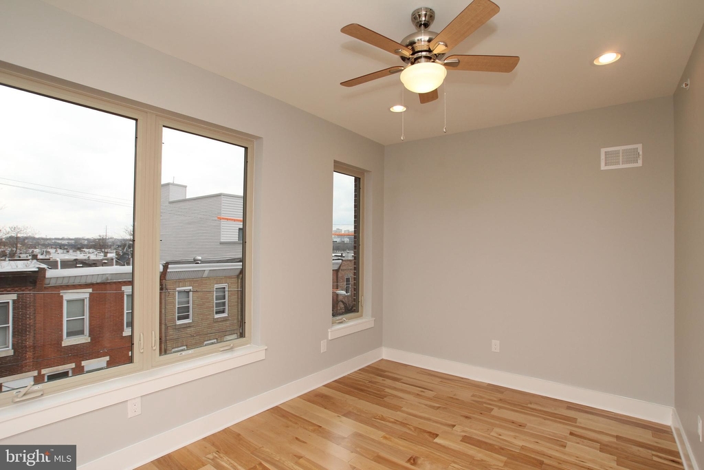 2404 W Master Street - Photo 14