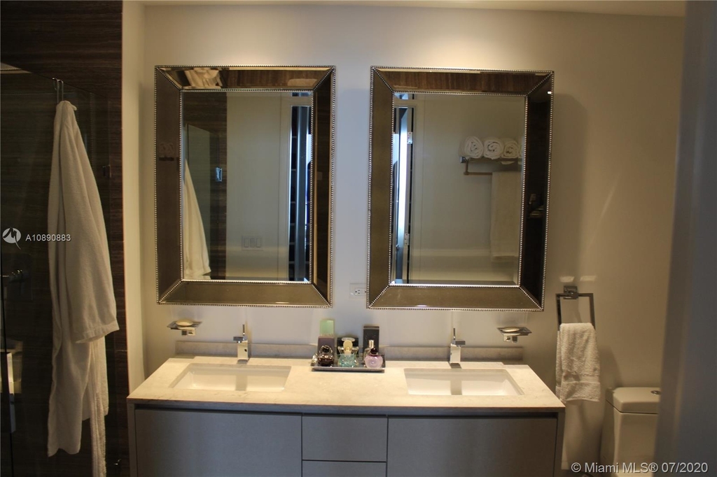 1010 Brickell Ave - Photo 22