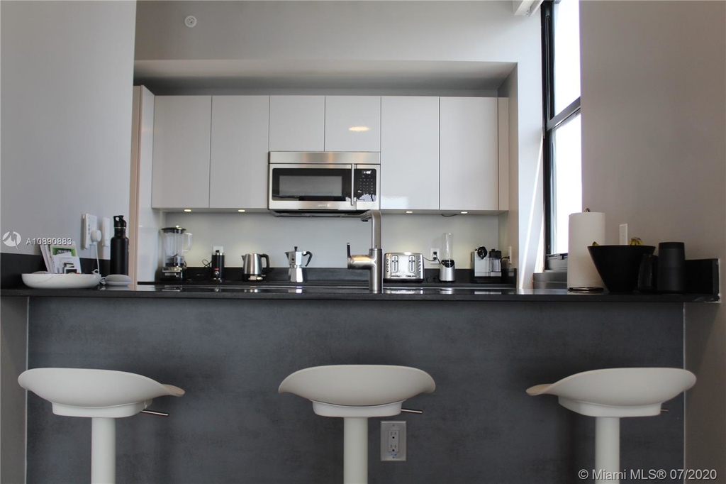 1010 Brickell Ave - Photo 11