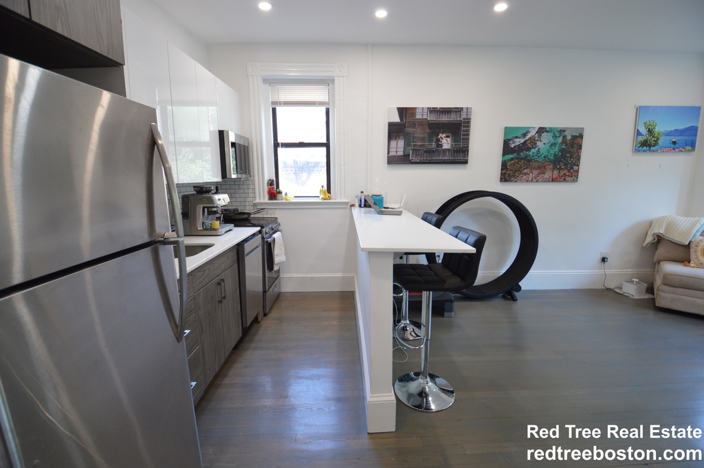 11 Queensberry St. - Photo 2