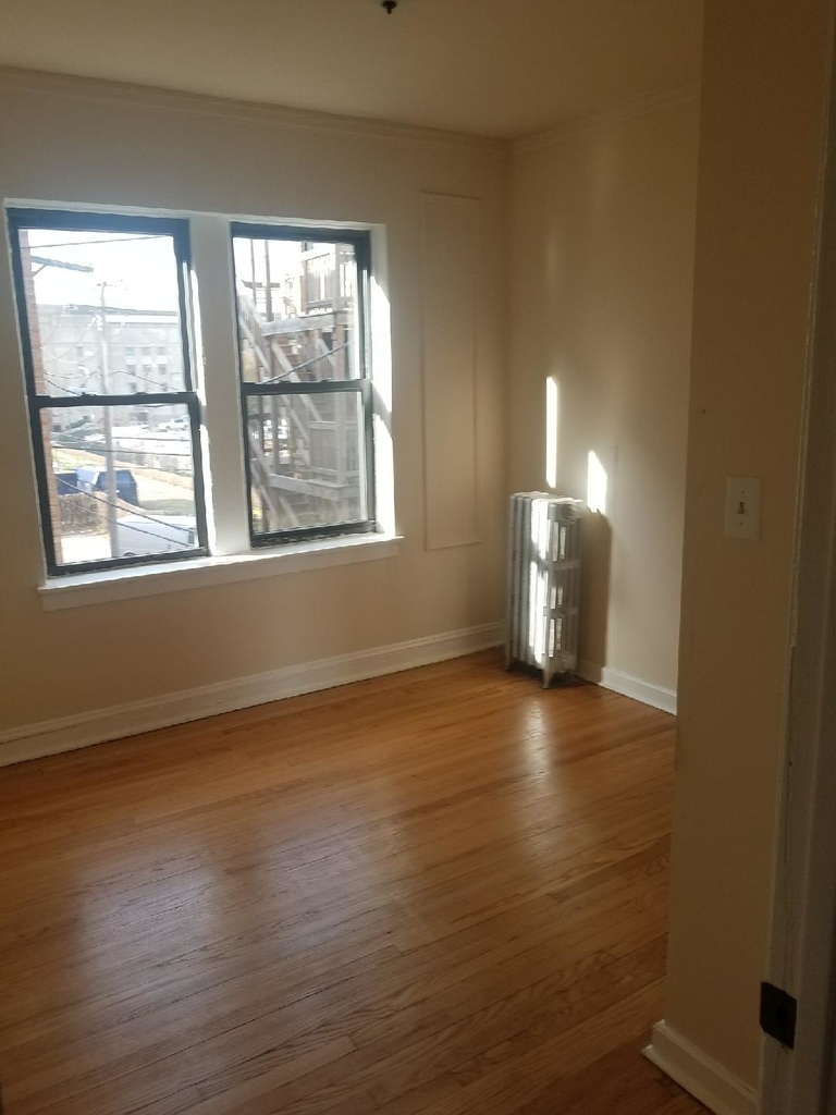 5244 S Drexel - Photo 2