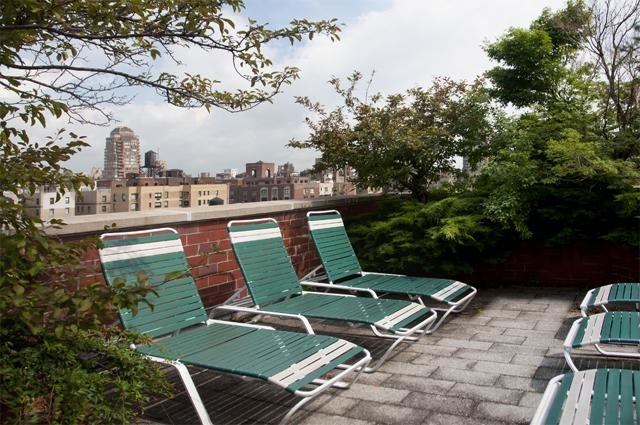 East 81st Street - Photo 10