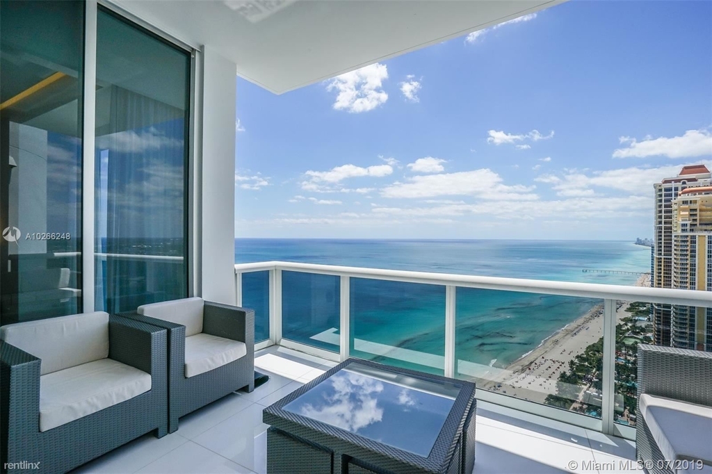 18101 Collins Ave - Photo 18