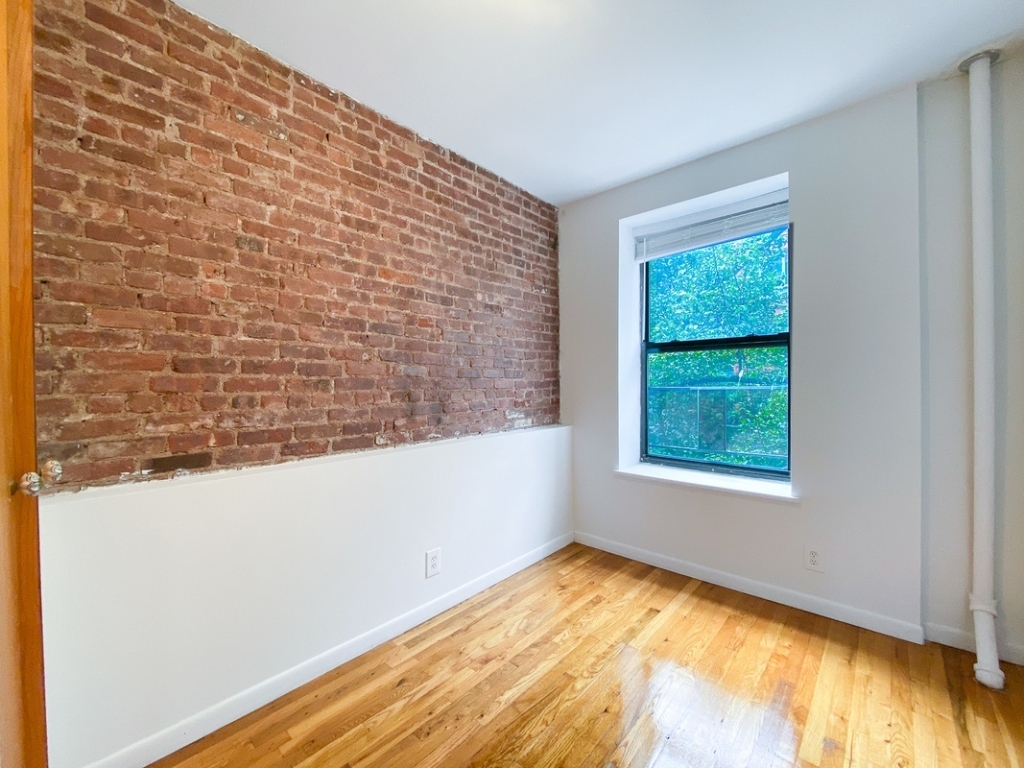 631 East 11th street - Photo 6