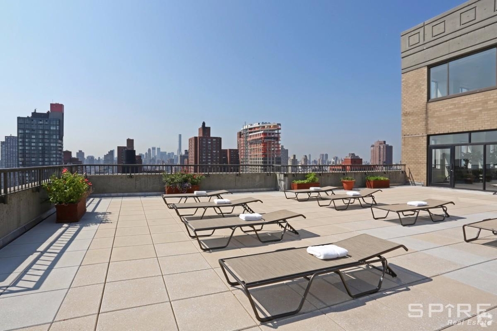 215 East 95th Street - Photo 5