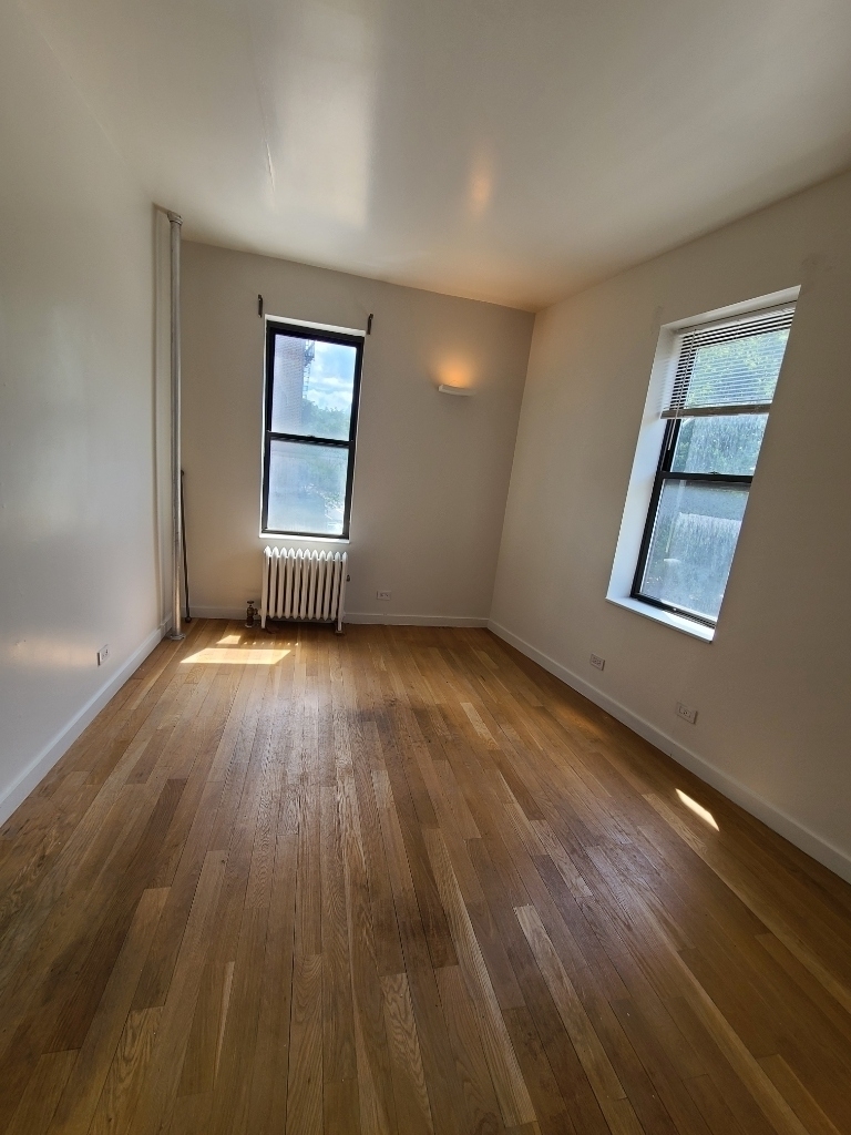 580 Saint Nicholas - Photo 1