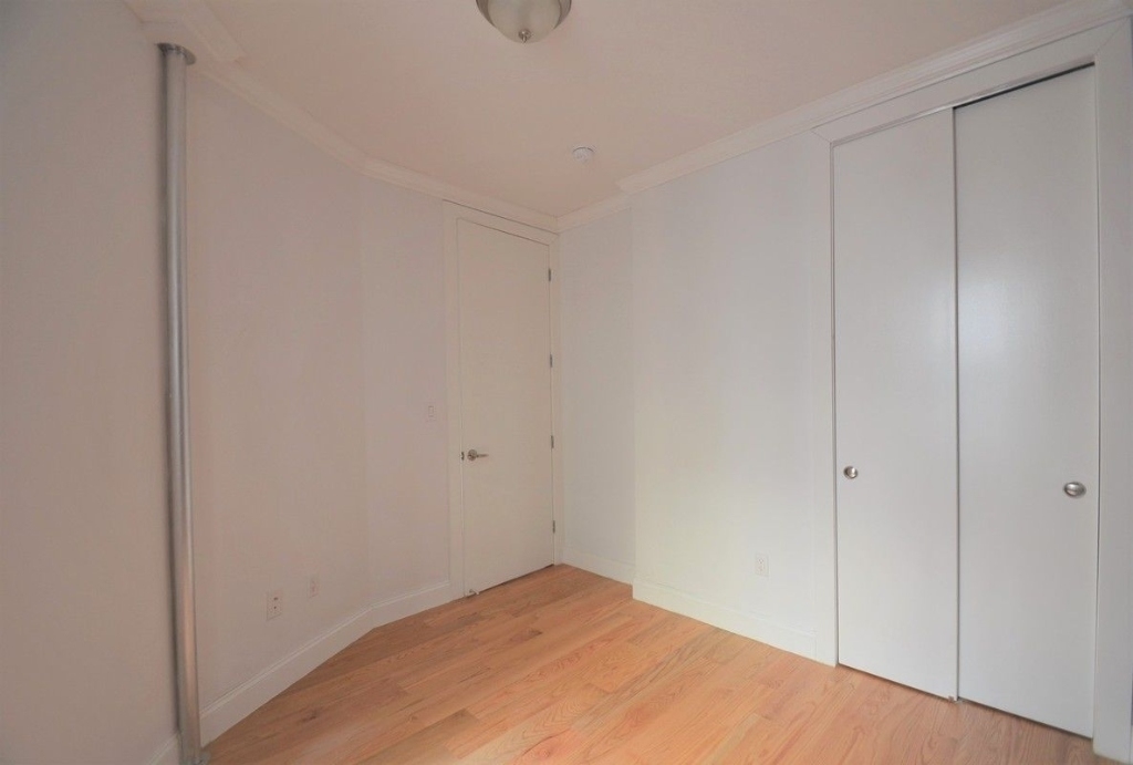 3133 Broadway - Photo 5