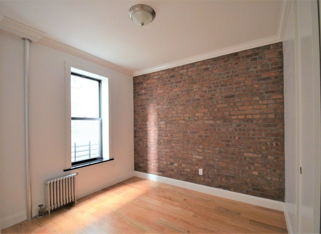 3133 Broadway - Photo 8