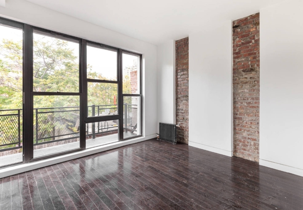 339 West 20th Street - Photo 1