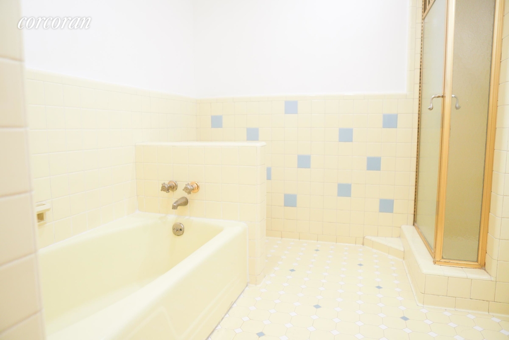 554 East 93rd Street - Photo 9