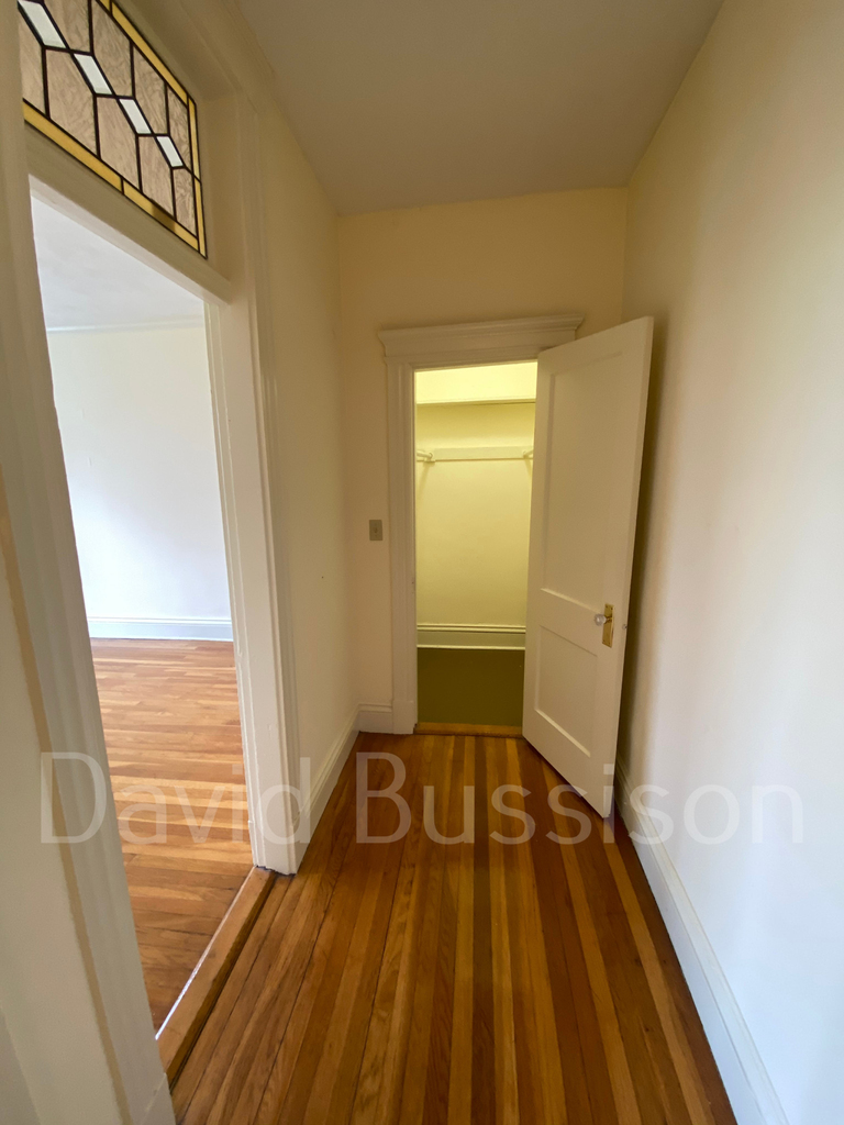 100 Queensberry St. - Photo 6