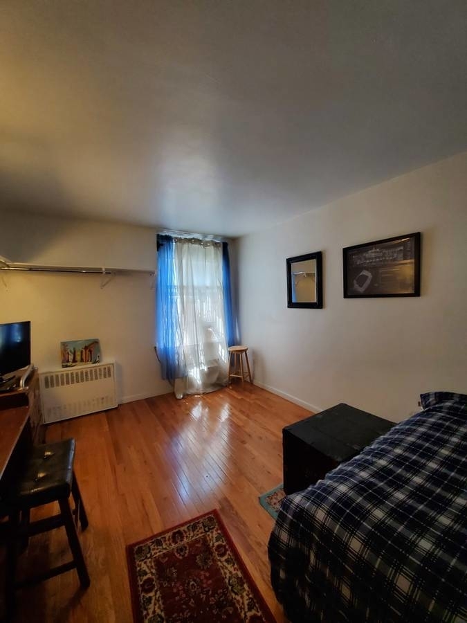 335 East 21 Street - Photo 3