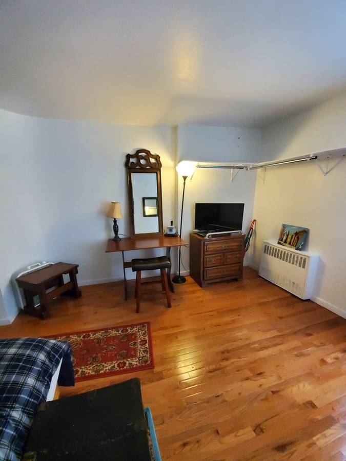 335 East 21 Street - Photo 0