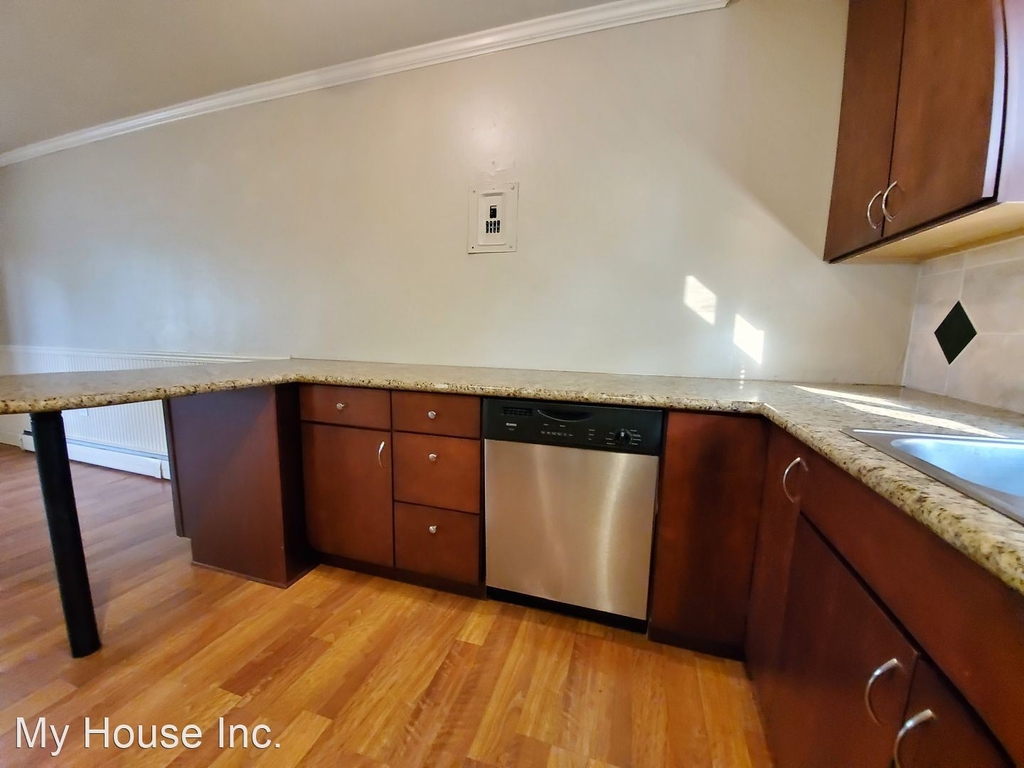 125 East Myrtle Street - Photo 5