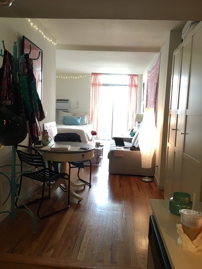 184 Thompson Street - Photo 1