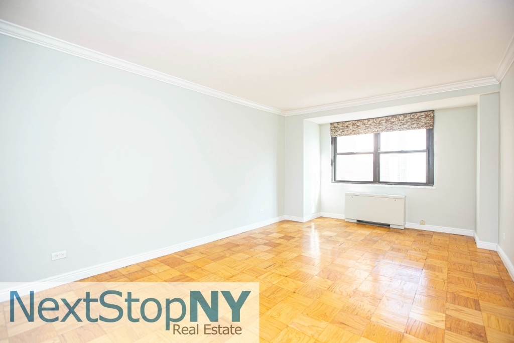 401 East 89th Street - Photo 2