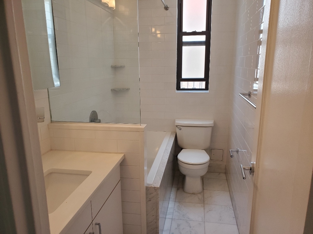 137 East 38th Street - Photo 6