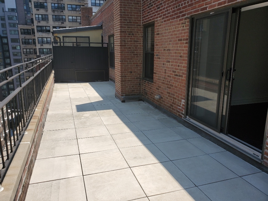 137 East 38th Street - Photo 2