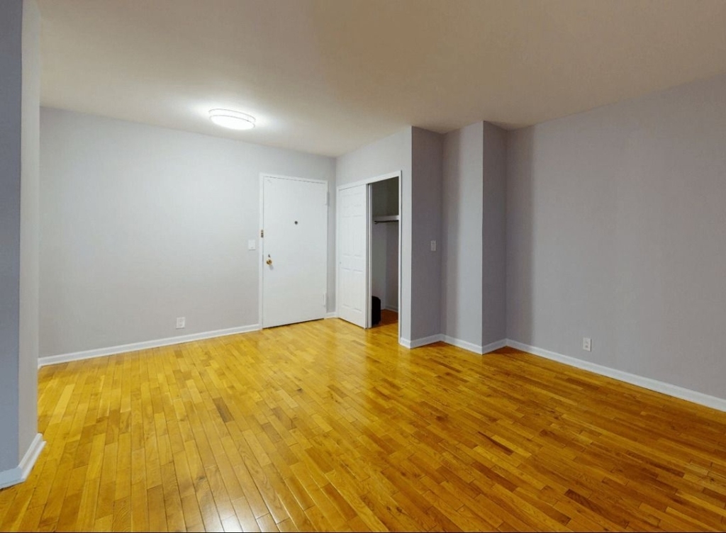 301 East 47th Street - Photo 2