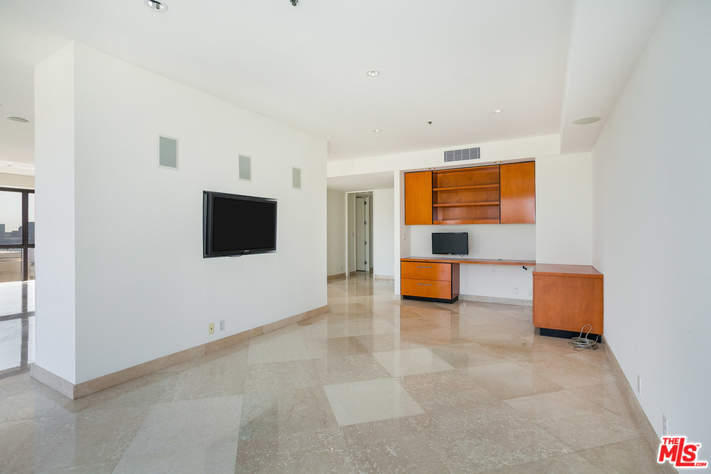 10750 Wilshire Blvd - Photo 5