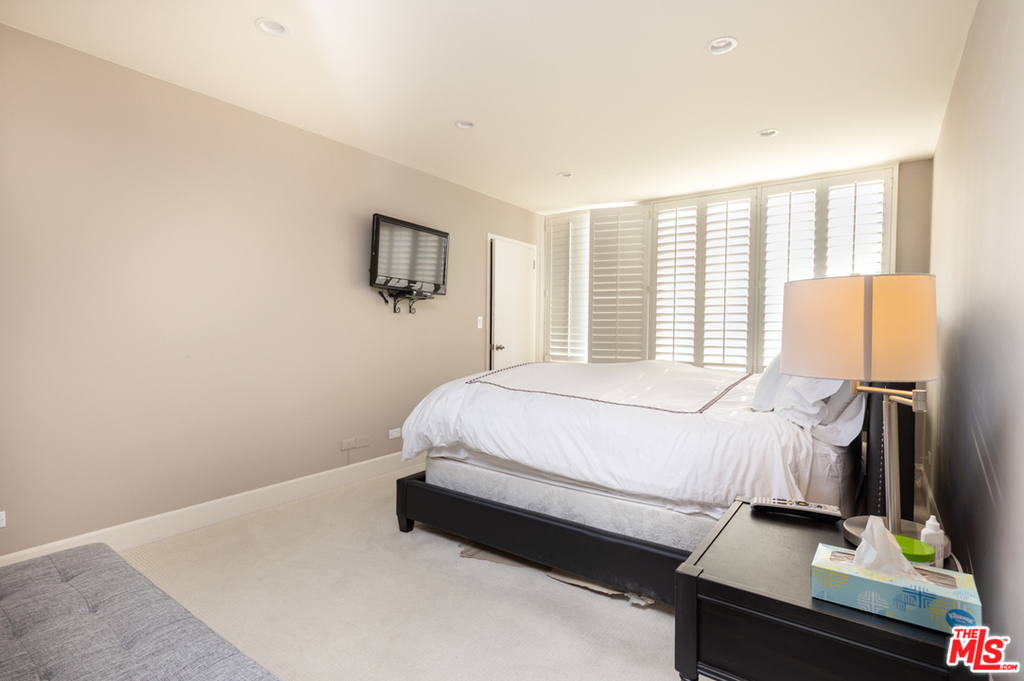 10501 Wilshire - Photo 5