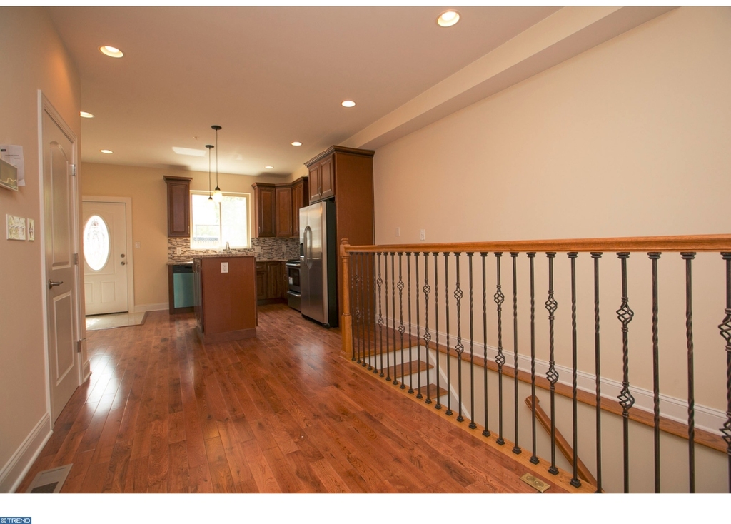 1626 W Stiles Street - Photo 2