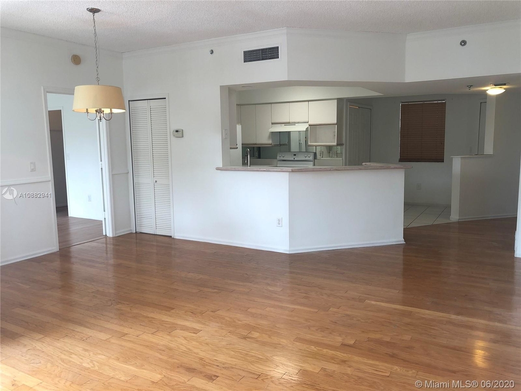 3165 Ne 184th St Apt - Photo 1