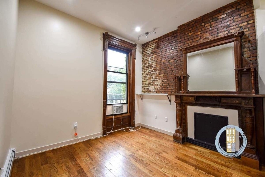 212 Hancock Street - Photo 1