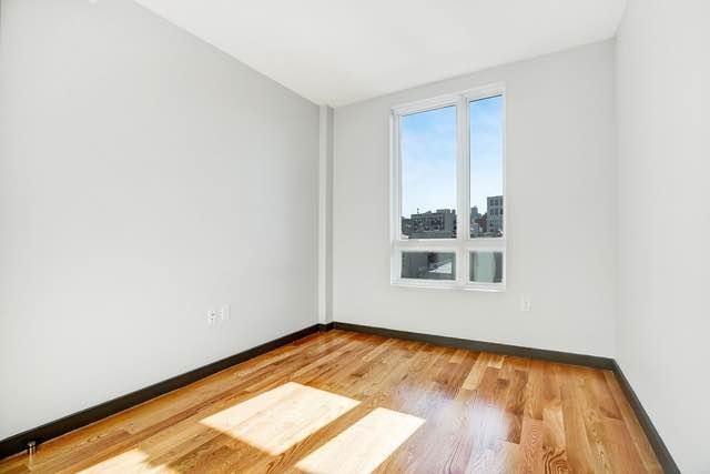 268 Metropolitan Avenue - Photo 3