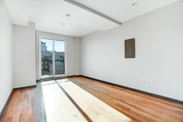 268 Metropolitan Avenue - Photo 4