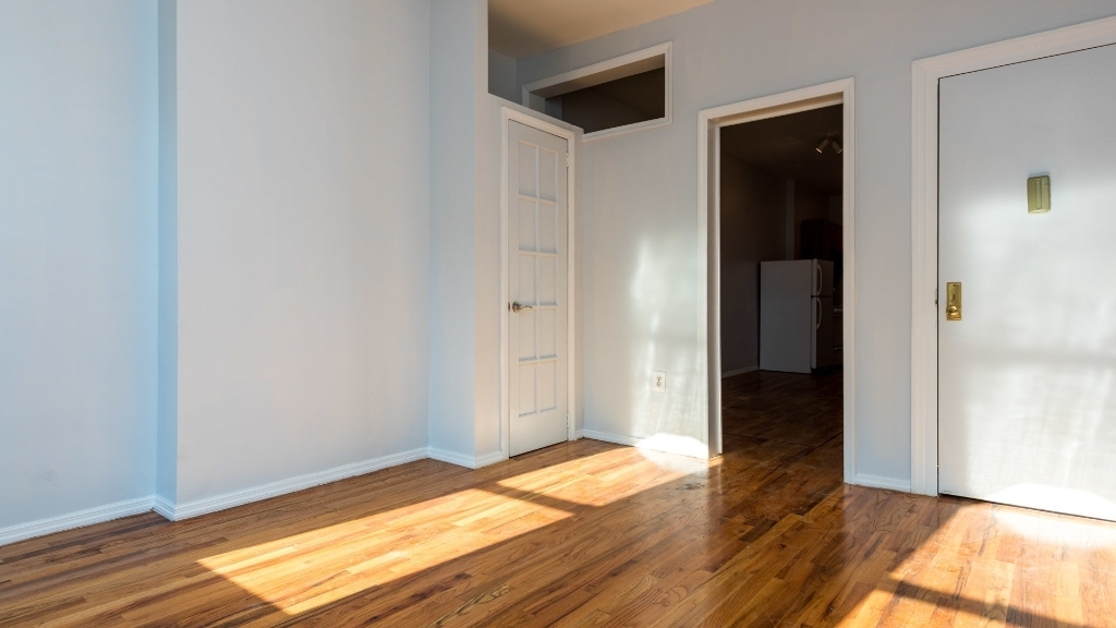 93 Knickerbocker Avenue - Photo 1