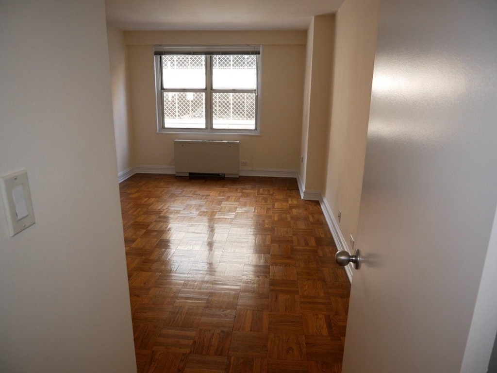 888 8th Avenue - Photo 2