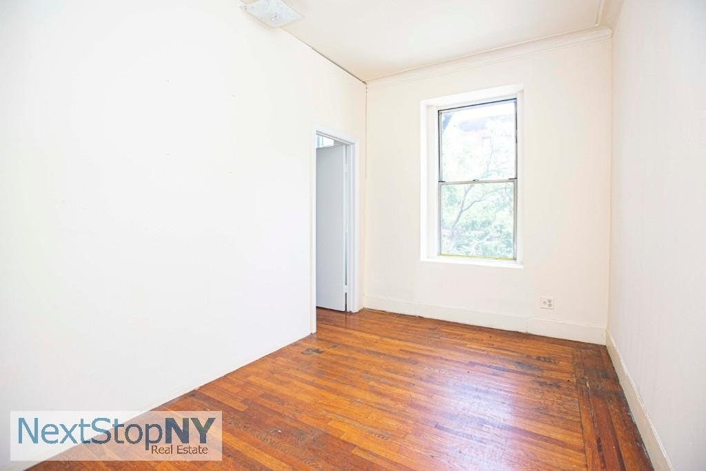 1689 First Avenue - Photo 2