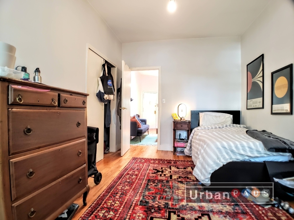 828 Halsey Street - Photo 8