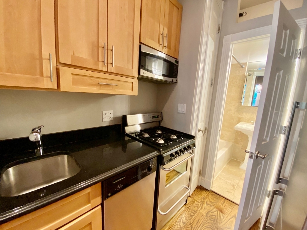 239 Mott Street - Photo 5