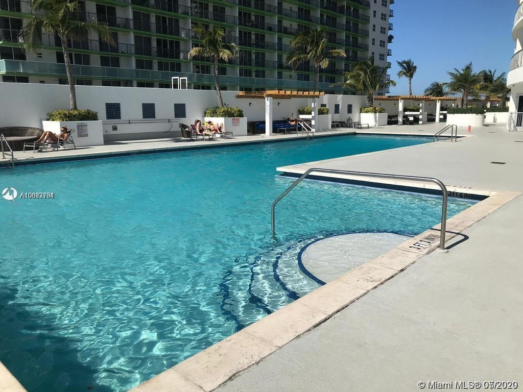 1750 N Bayshore Dr - Photo 19