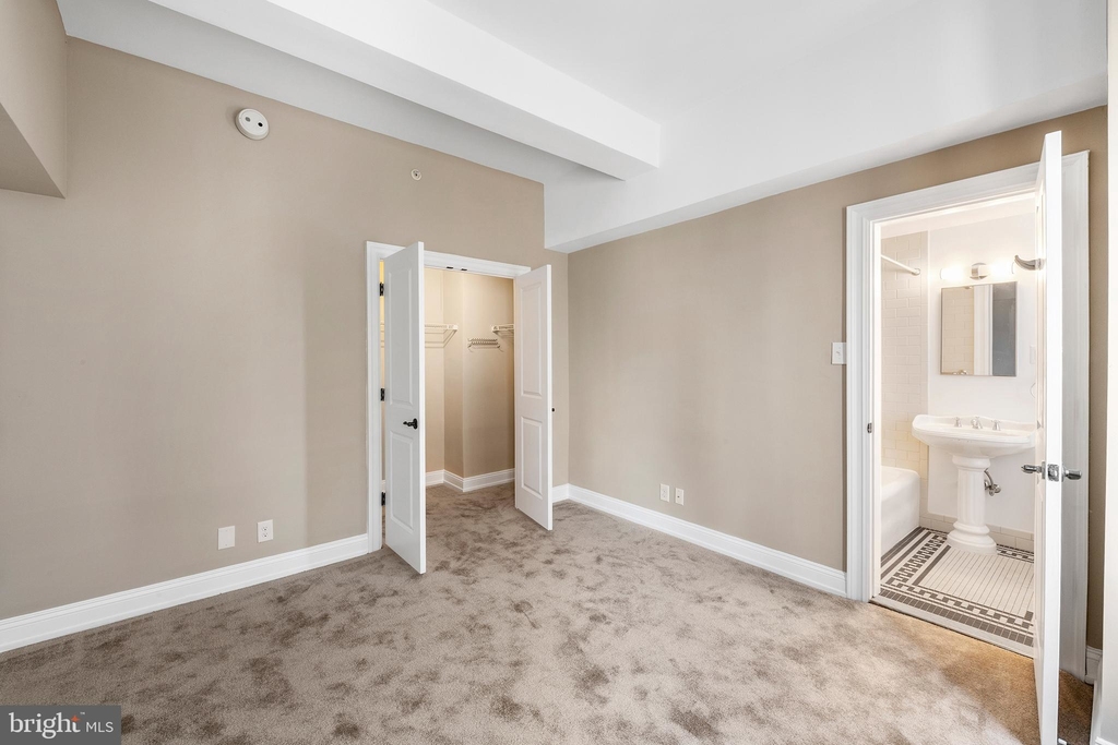 222 W Rittenhouse Square - Photo 5