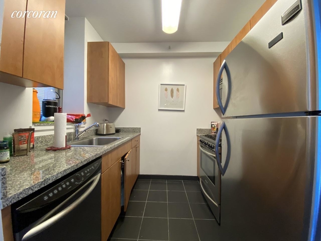 455 West 37th Street - Photo 2