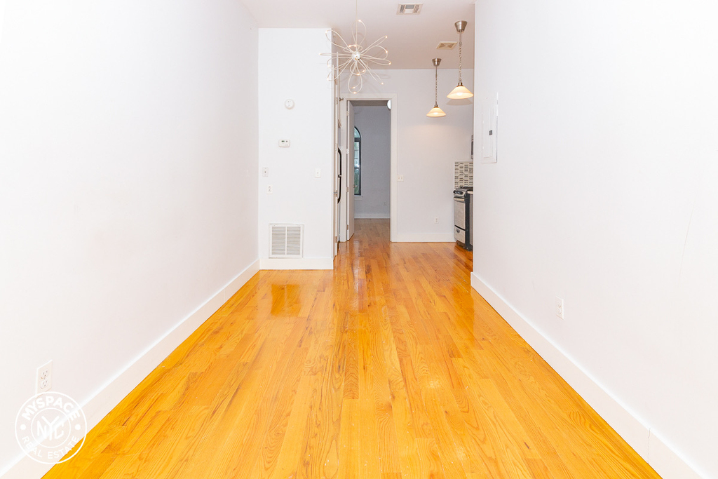 1357 Hancock St - Photo 1