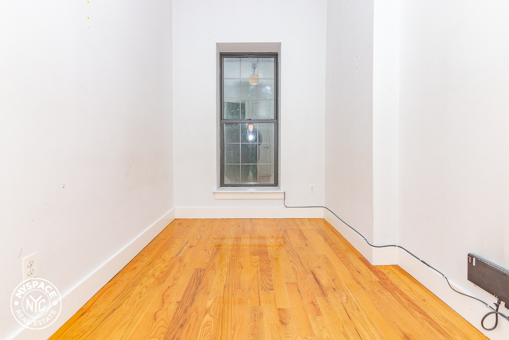 1357 Hancock St - Photo 3