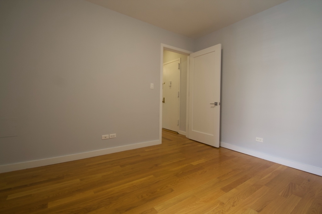 628 West 151st Street - Photo 8