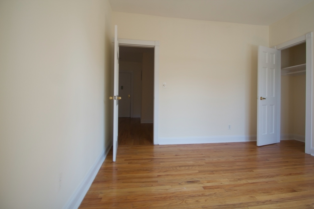 634 St Nicholas Avenue - Photo 5