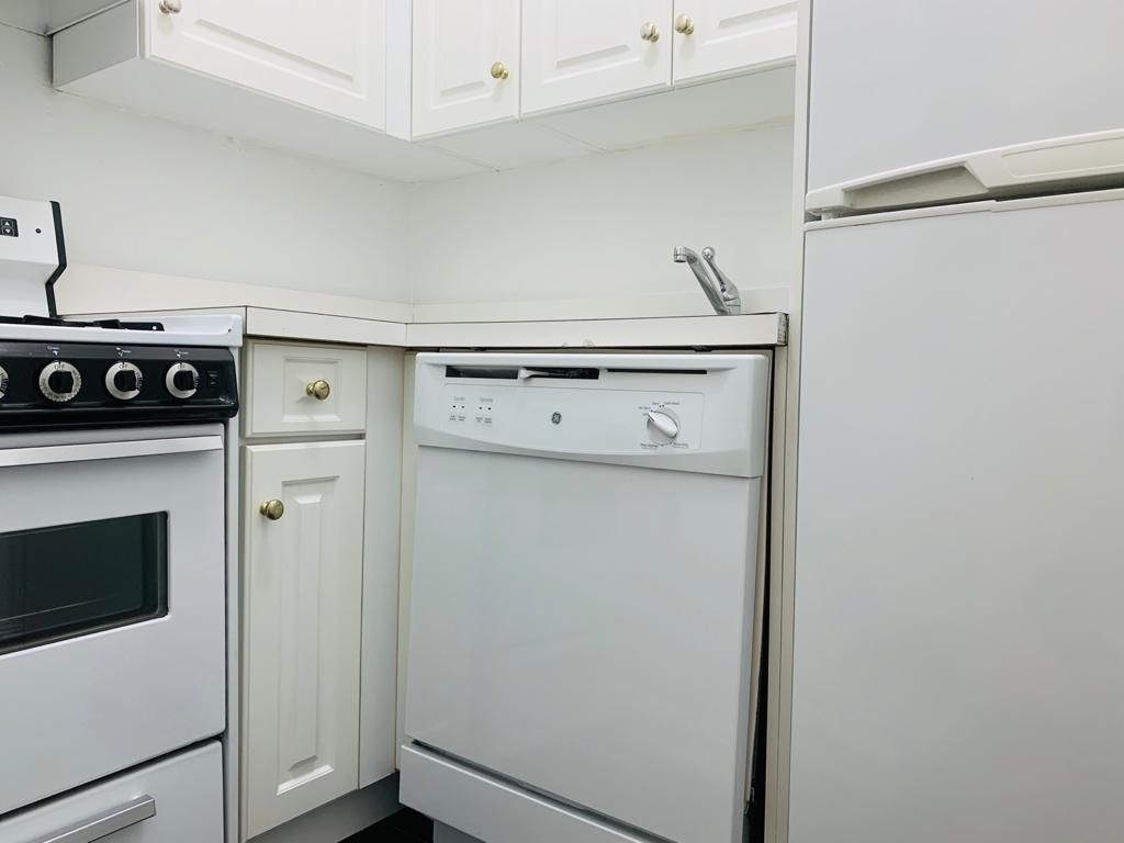 238 East 36th Street - Photo 6