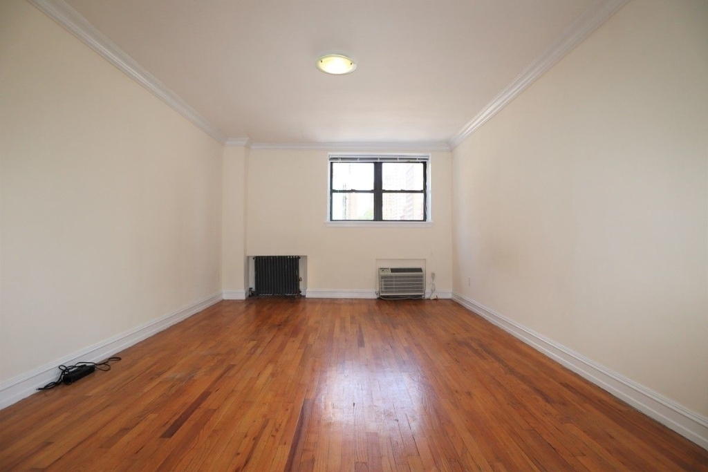 238 East 36th Street - Photo 2