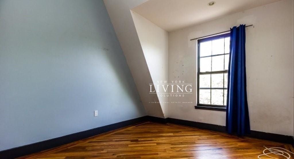 1172 Eastern Parkway - Photo 3