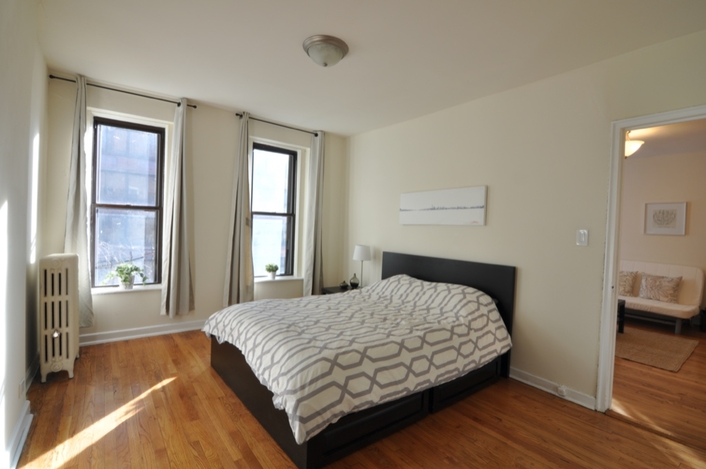 160 East 97th Street - Photo 2