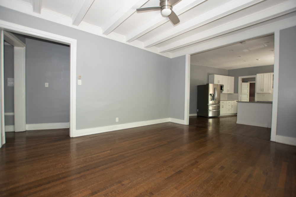 1615 East Hyde Park Boulevard - Photo 8