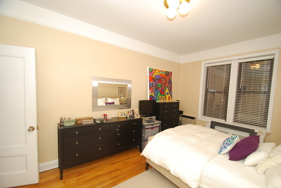 118 East 19th Street - Photo 4