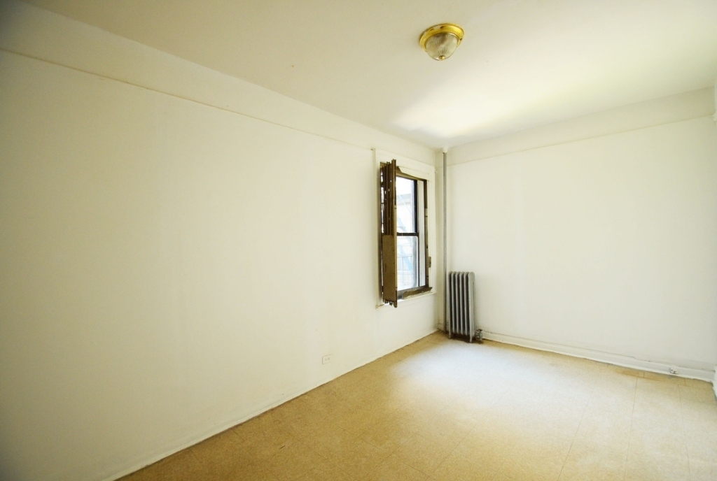 2705 Morris Avenue - Photo 1