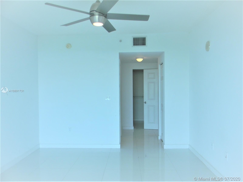 2000 N Bayshore Dr - Photo 32